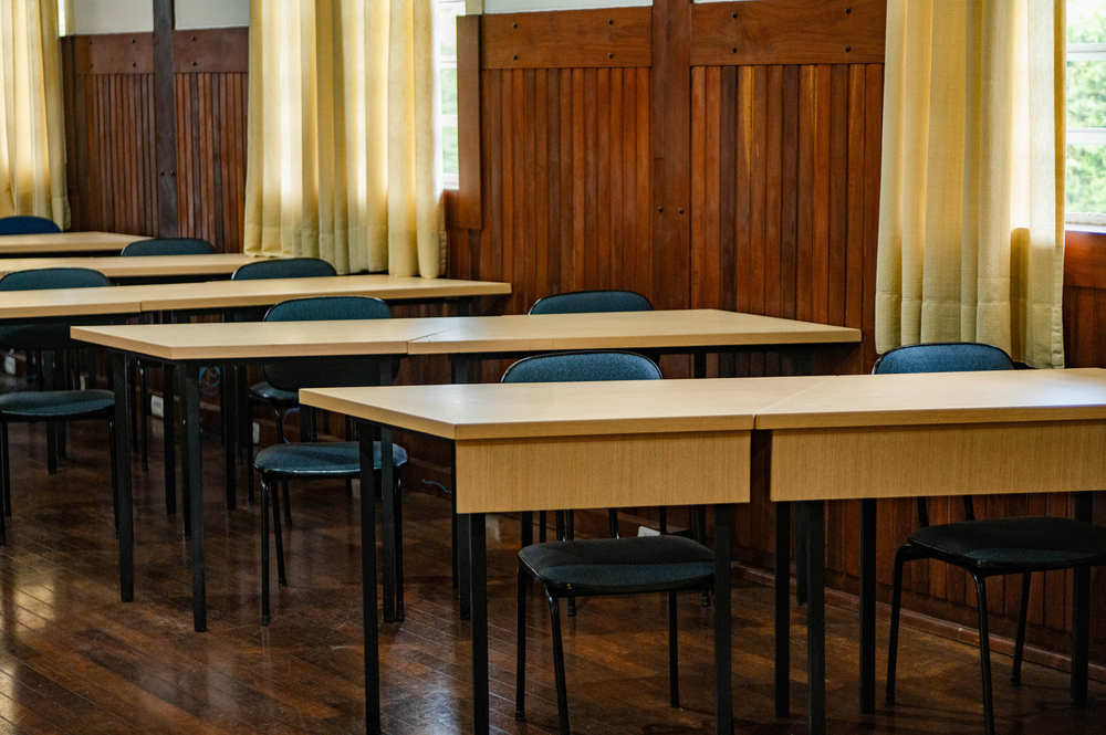 Mesas e cadeiras do Auditório Principal