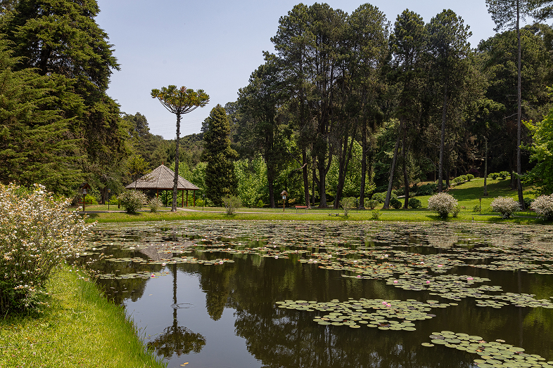 Lago e jardins da Vila Dom Bosco